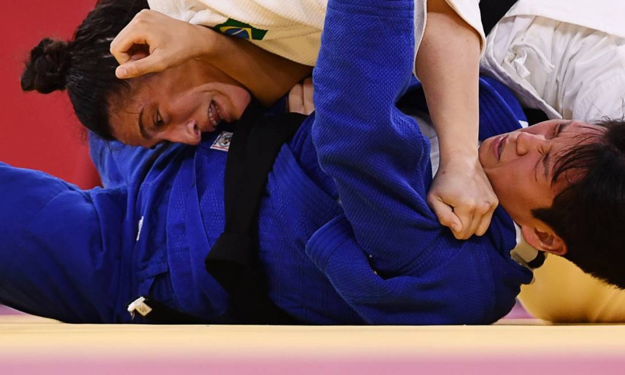 Mayra Aguiar chegou aos Jogos Olímpicos de Tóquio pouco após uma lesão grave, o que torna a medalha conquistada pela judoca ainda mais significativa Foto: ANNEGRET HILSE / REUTERS