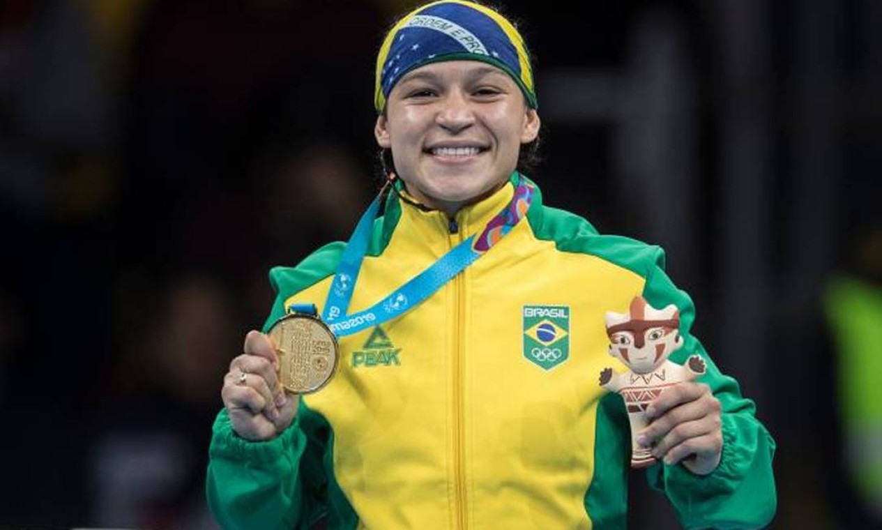 Boxeadora Bia Ferreira é inspiração para meninas e mulheres no