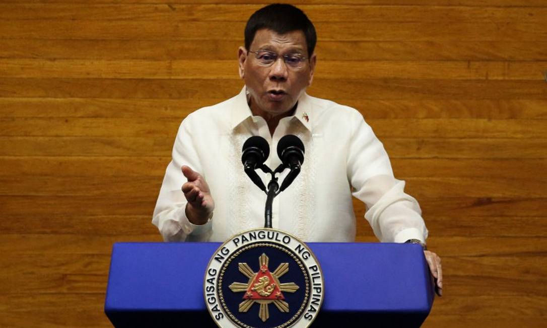 Presidente Rodrigo Duterte já havia feito ameaças, há um mês, de prisão para aqueles que não fossem vacinados Foto: LISA MARIE DAVID / AFP