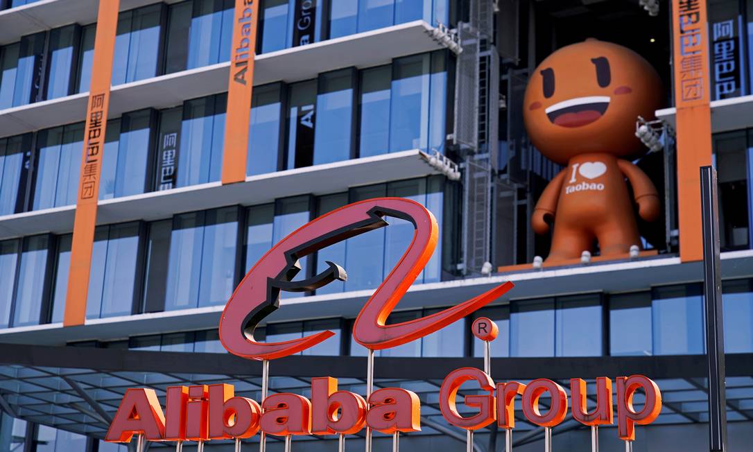 O gigante Alibaba está entre as empresas que enfrentam forte regulação do governo chinês, que está resultando em perdas de bilhões de dólares por grandes companhias Foto: Aly Song / REUTERS