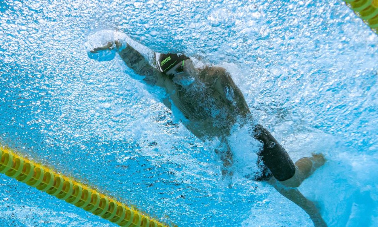 Na natação, o brasileiro Bruno Fratus garantiu lugar na final dos 50m livre Foto: FRANCOIS-XAVIER MARIT / AFP