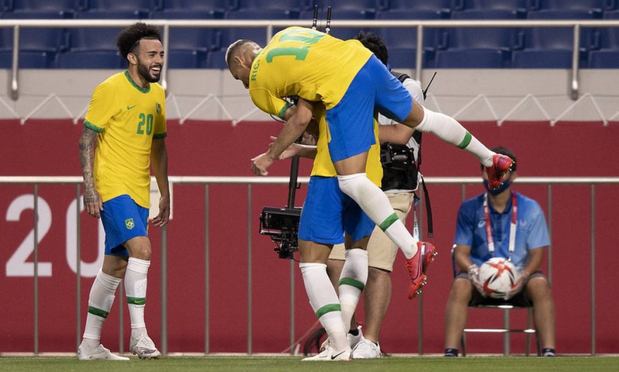 Qual o resultado do jogo entre Brasil e Egito?