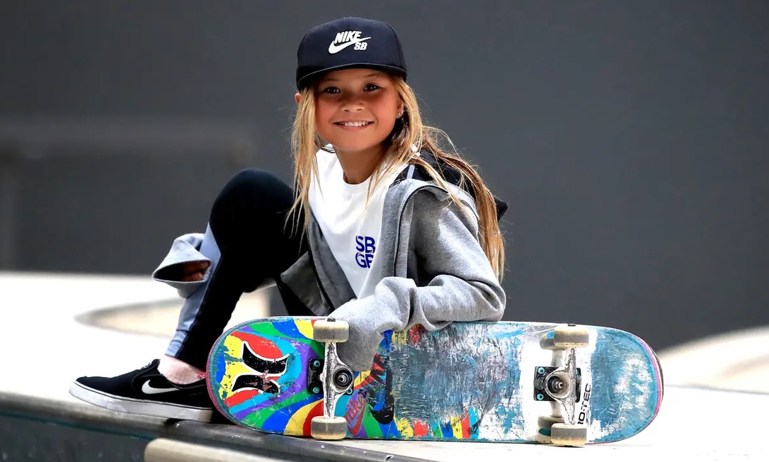 Skatista de 12 anos sofreu grave acidente e levantou debate sobre idade mínima; hoje ela estreia como favorita