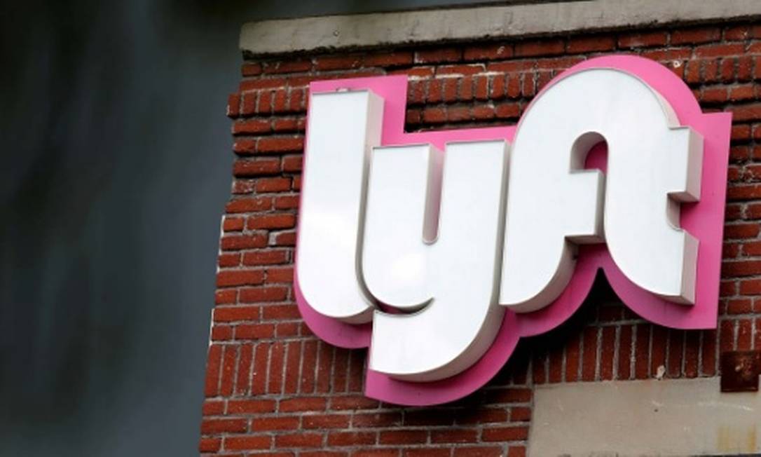 Uber's competitor, Lyft, will let go back to work in February 2022, but it will also only accept people who are immune.