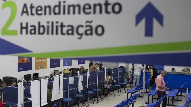 Detran RJ renovação de CNH parcelamento de multas e licenciamento veja prazos e passo a passo