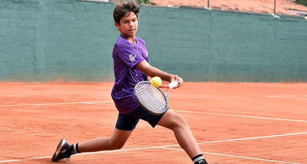 De projeto social para a nata do tênis: atleta da Rocinha é líder do ranking estadual e campeão brasileiro na categoria 16 anos - Vimarsana News