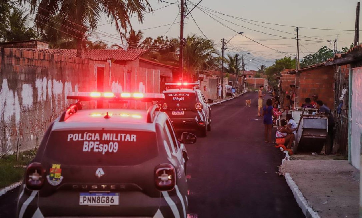 A Policia Militar reforçou o patrulhamento na comunidade do Uga-uga após facção criminosa expulsar 50 famílias de suas casas Foto: Mateus Dantas