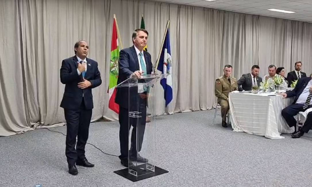 O presidente Jair Bolsonaro discursa durante almoço com empresários em Joinville Foto: Reprodução/Facebook