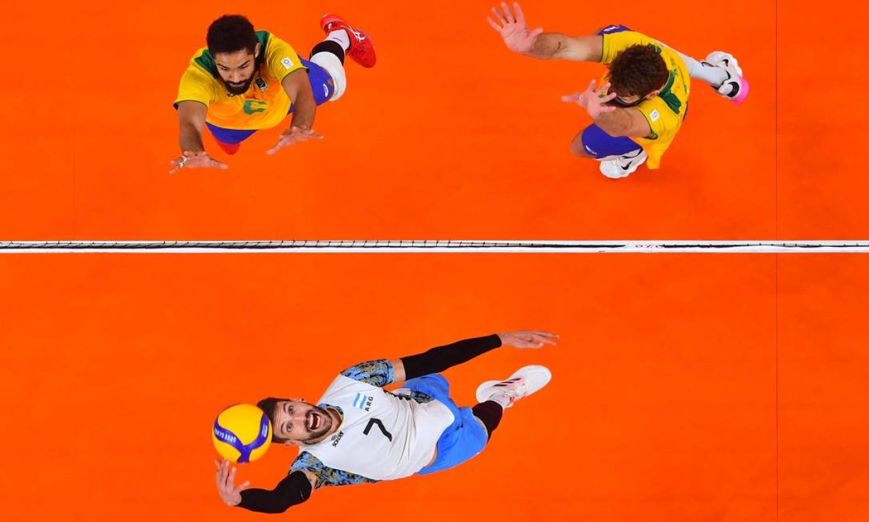 Na segunda disputa de terceiro lugar da história das Olimpíadas entre Brasil e Argentina, os hermanos venceram novamente, conquistando o bronze em Tóquio Foto: ANTONIN THUILLIER / AFP
