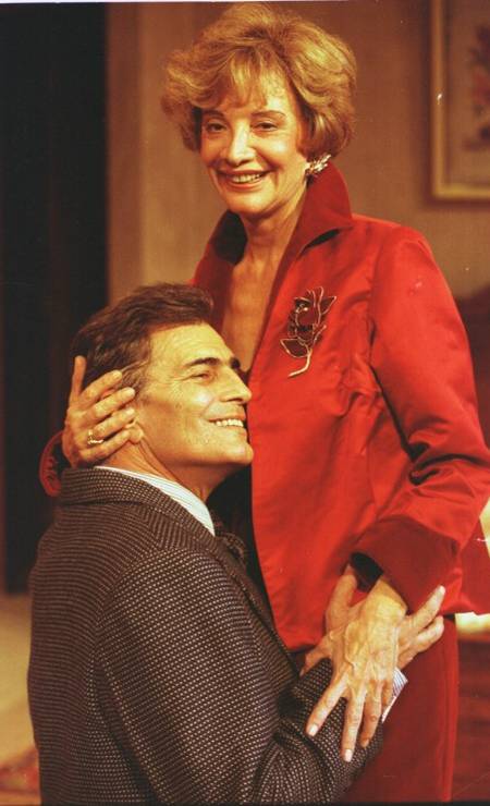 O casal na peça 'E continua tudo bem', em 1996 Foto: Guto Costa / Agência O Globo