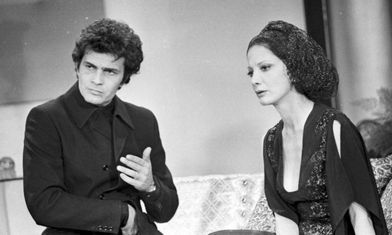 Tarcisio Meira e Gloria Menezes em 'O Semideus', de novela de 1973 Foto: Reprodução