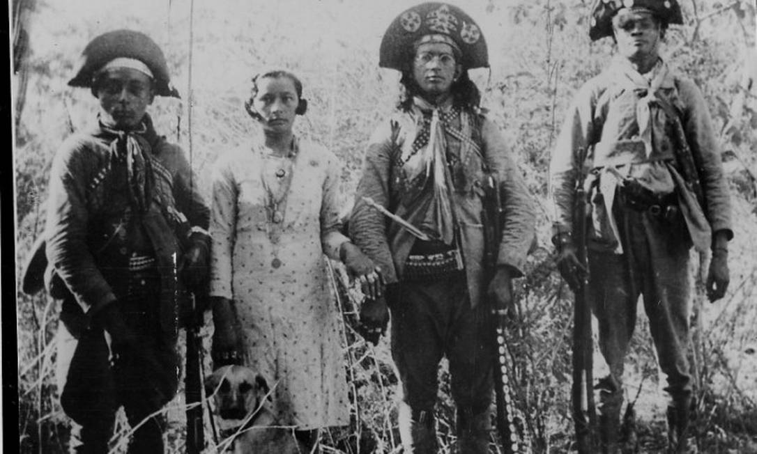 Lampião e seus cangaceiros, em registro de 1936 Foto: Reprodução 