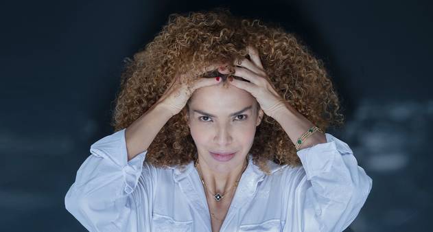 Vanessa da Mata se prepara para musical em que interpretará Clara Nunes e conta que começou a pintar: 'São quadros cheios de significados' - Vimarsana News
