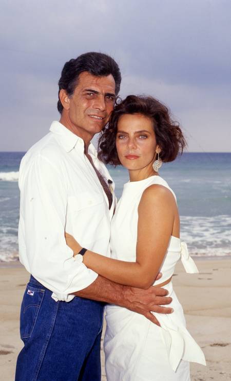 O ator e Bruna Lomabrdi em "Roda de fogo", em 1987 Foto: Adir Mera / Agência O Globo