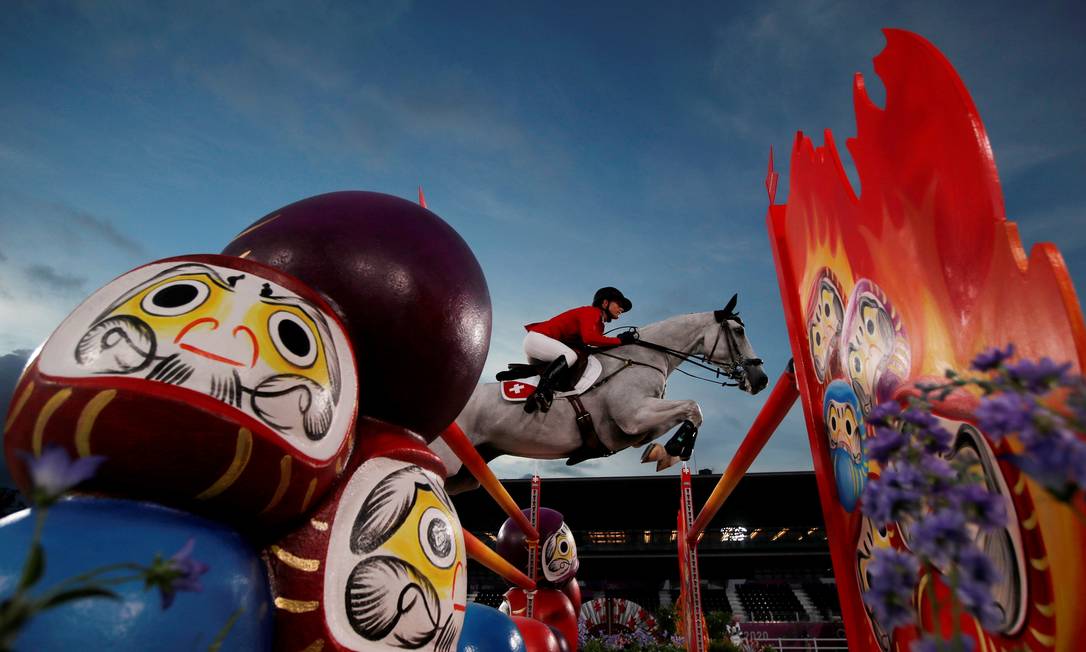 Melody Johner, da Suíça, no salto individual do hipismo Foto: MOLLY DARLINGTON / REUTERS
