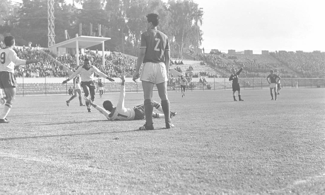 31.06.1962 - Sem crédito - EXT JX - Futebol - Copa do Mundo Chile - 1962 - Jogo Brasil x México - Zagallo. Neg : 64119 Foto: Arquivo O GLOBO/31/06/1962