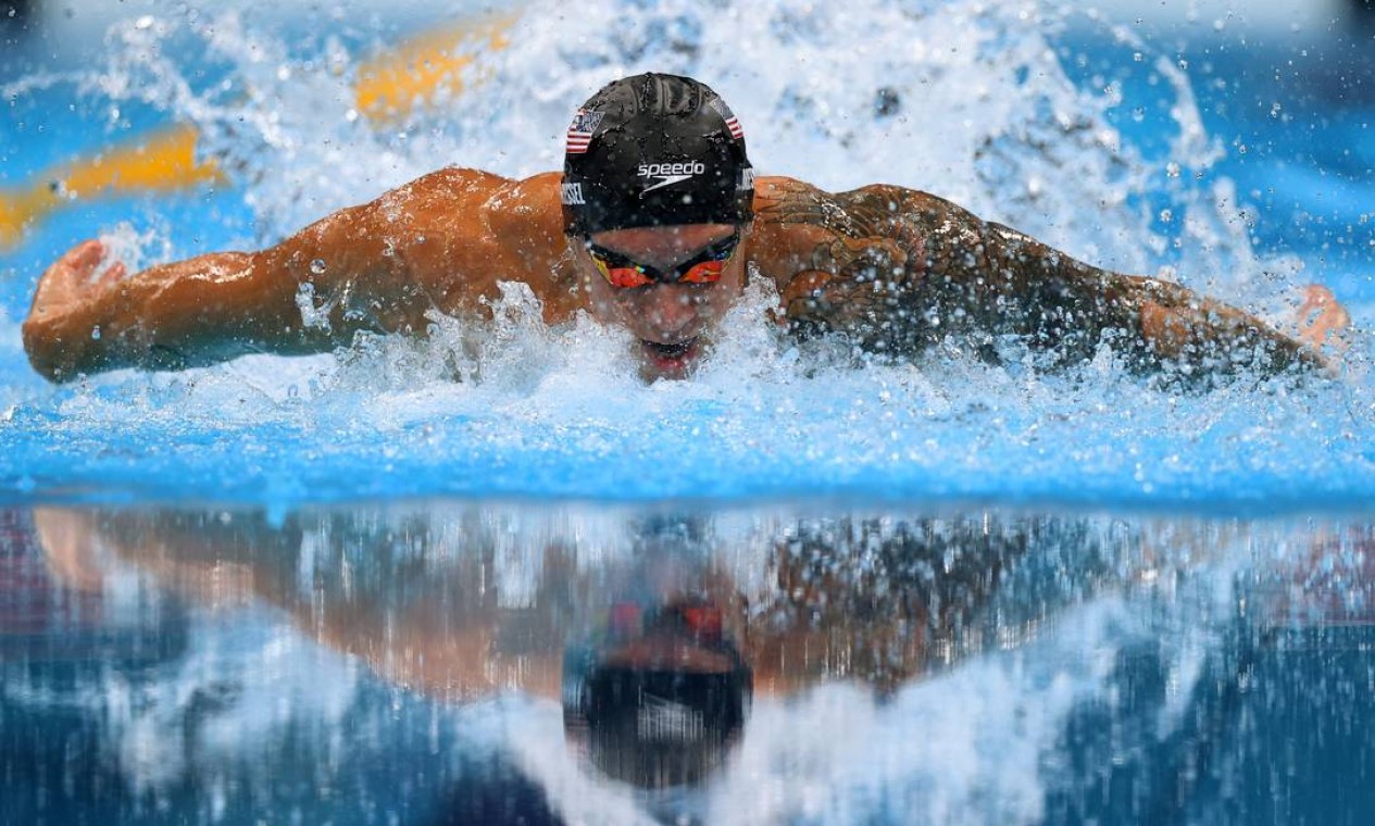 O nortr-americano Caeleb Dressel nos 100m borboleta Foto: MARKO DJURICA / REUTERS