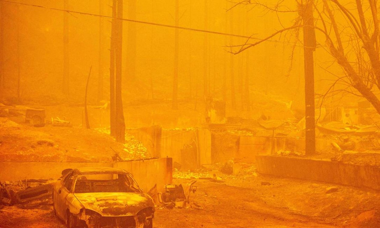 Este é o segundo maior incêndio florestal na história do estado, segundo autoridades Foto: JOSH EDELSON / AFP