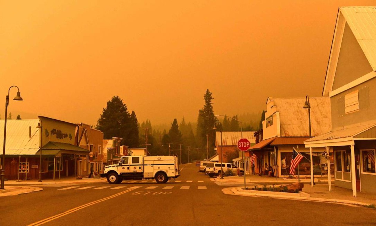 O centro de Greenville, na Califórnia, antes de ser totalmente varrido pelo incêndio Foto: JOSH EDELSON / AFP