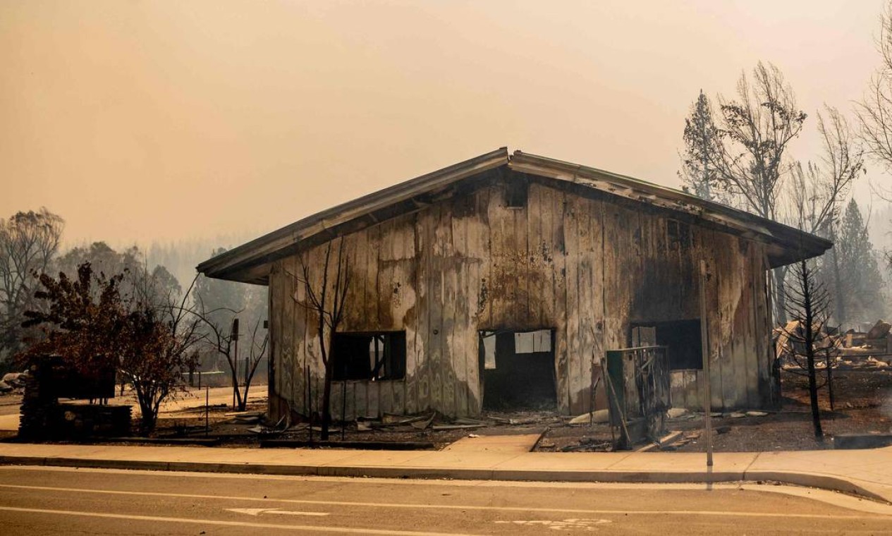 Greenville, no condado de Plumas, foi quase destruída quando o fogo a atingiu Foto: JOSH EDELSON / AFP