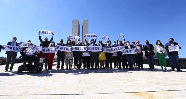 PEC do voto impresso expõe cisões em partidos de esquerda na Câmara - Vimarsana News