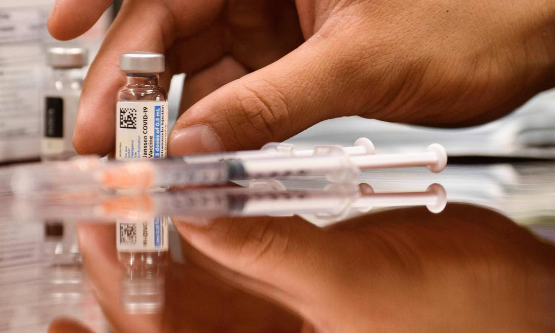 A vacina da Janssen Foto: Patrick T. Fallon / AFP