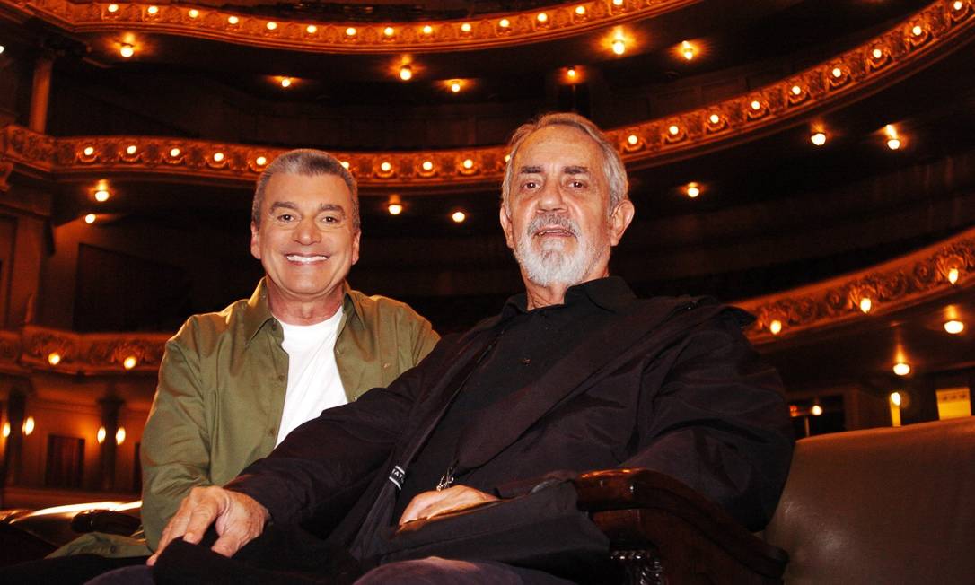 Em 2005, Paulo José foi ao Theatro Municipal do Rio e gravou entrevista com Edney Silvestre para o quadro Bate-Papo, do RJTV, em que falaram sobre os 40 anos de carreira do ator no cinema Foto: João Miguel Júnior / TV GLOBO