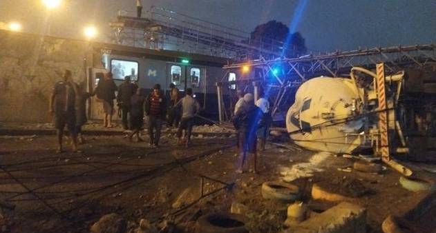 Caminhão de gás sofre acidente e derruba passarela sobre linha do metrô na Zona Norte do Rio - Vimarsana News