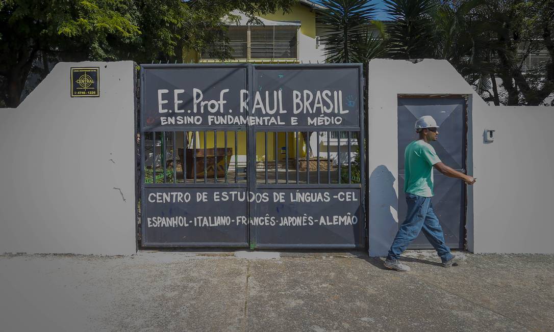 Escola Estadual Raul Brasil, em Suzano (SP), passou por reformas no ano passado Foto: Edilson Dantas / Agência O Globo