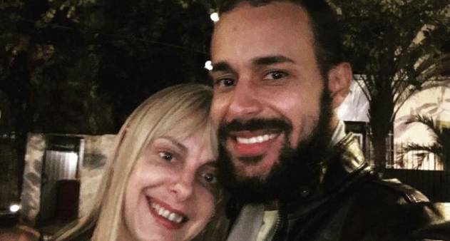 Economista preso por matar dubladora com ajuda da mãe vendeu roupas da vítima pela internet após o crime - Vimarsana News