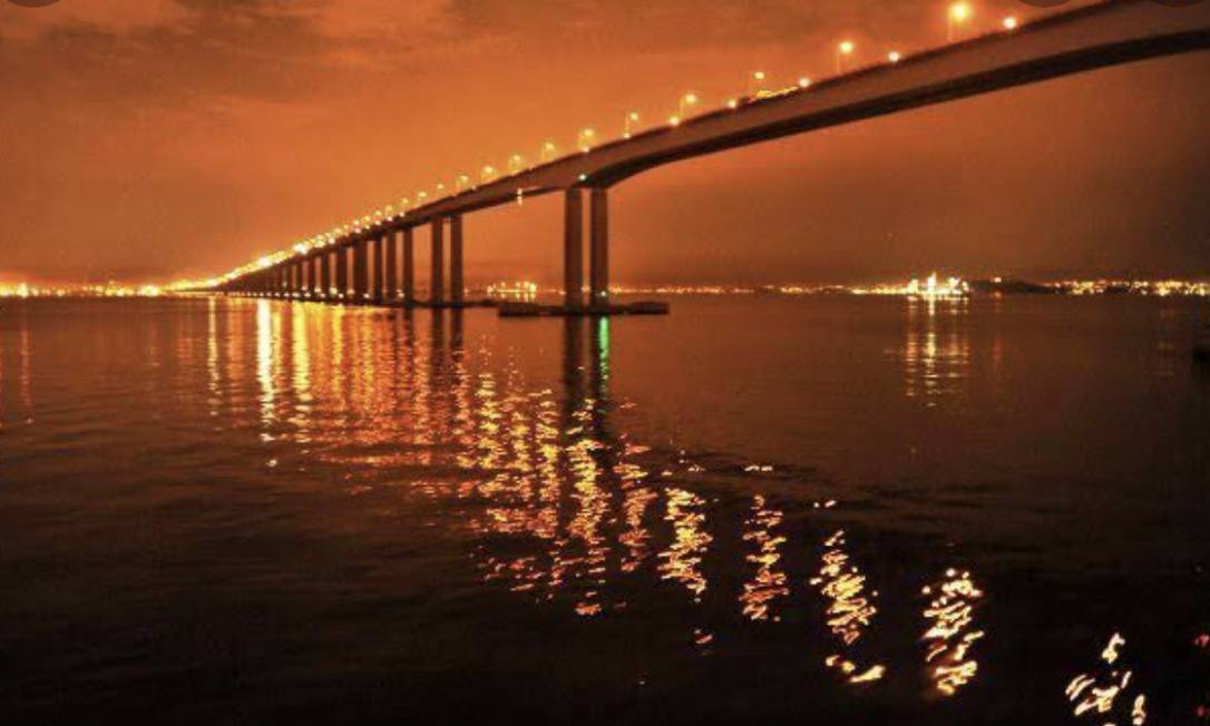 Ponte Rio-Niterói: queima de fogos no réveillon é inédita na estrutura. Foto: Reprodução/Internet
