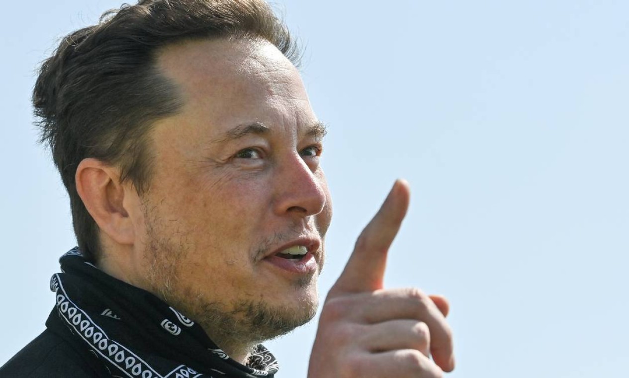Elon Musk, CEO da Tesla e da SpaceX. Empresa espacial do bilionário lançou a missão espacial 'Inspiration4', com apenas civis à orbita da Terra Foto: Pool / REUTERS