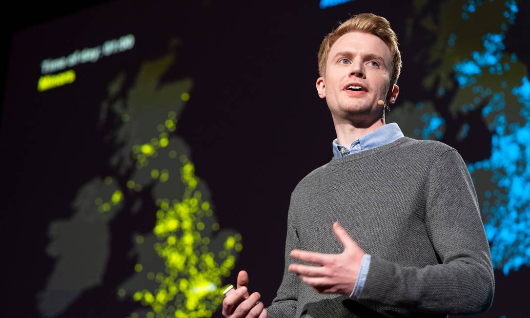 O matemático e epidemiologista Adam Kucharski, em palestra no Canadá em 2018 Foto: Ryan Lash / Agência O Globo