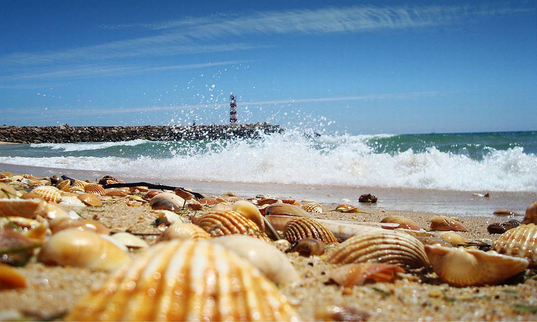 Na Ilha da Barreta, no Algarve, há diversas praias ainda selvagens e pouco frequentadas Foto: Wikipedia / Reprodução