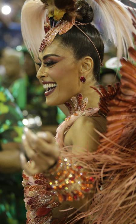 Juliana Paes no desfile Grande Rio, em 2019 Foto: Márcio Alves / Agência O Globo