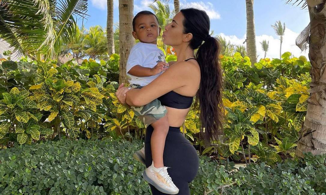 Kim Kardashian e Psalm Foto: Reprodução/Instagram