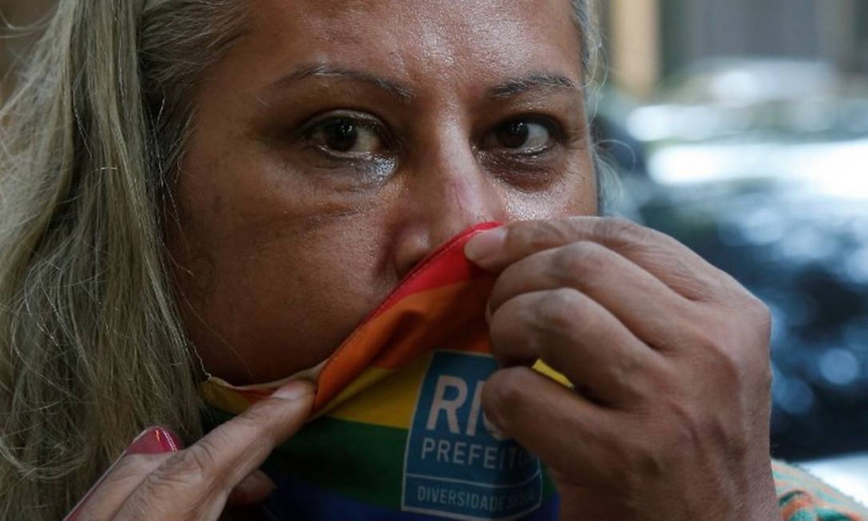 Ativista transexual é agredida com socos na Lapa ao defender vítima de assédio sexual - O Globo