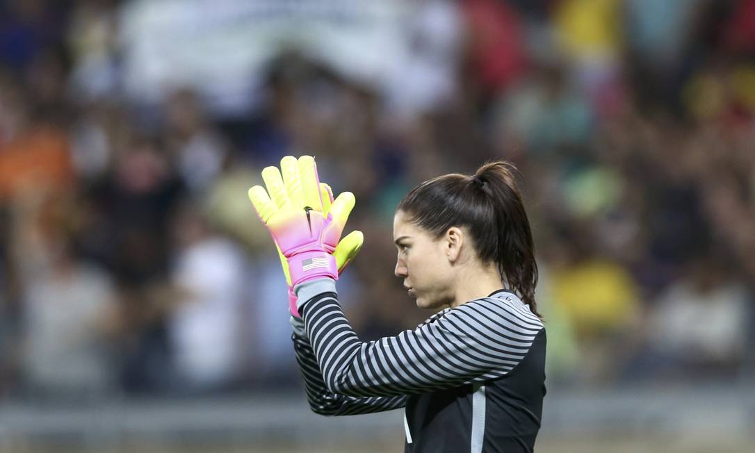 Ex-goleira da seleção americana diz que se sentia mal quando capitã obrigava time a fazer gesto antirracista Foto: MARIANA BAZO / Reuters