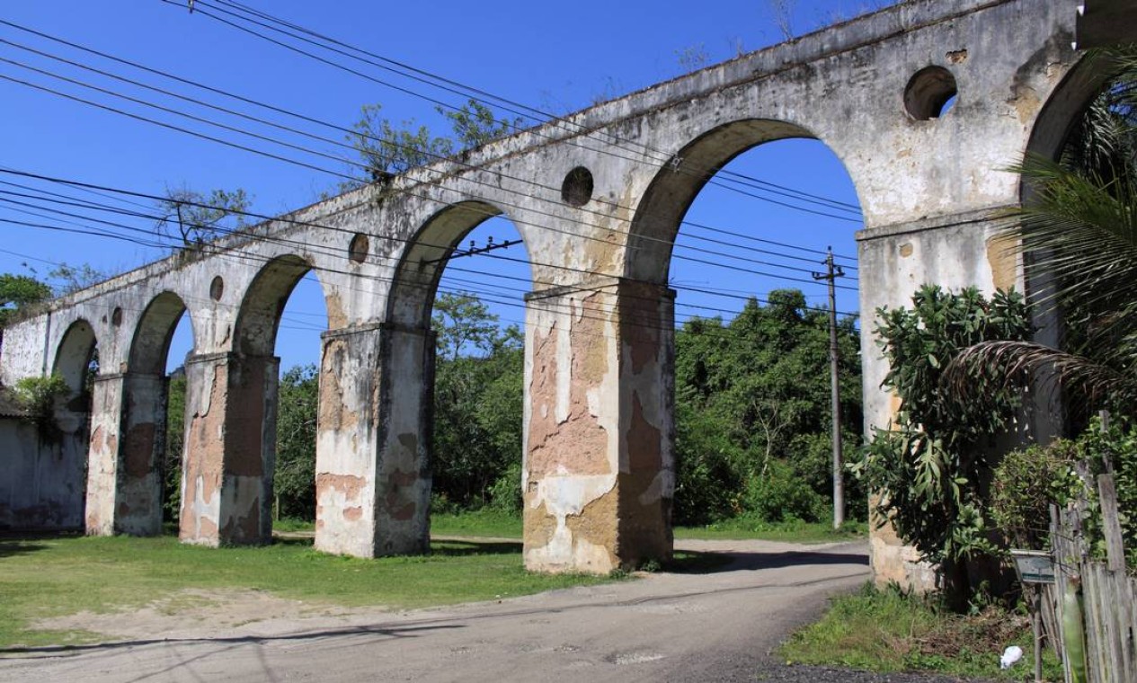 O trecho final do aqueduto que fica na Colônia Juliano Moreira, usado para abastecer a fazenda que existia no local, foi tombado pelo Instituto do Patrimônio Histórico e Artístico Nacional (Iphan) em 1938 Foto: Divulgação