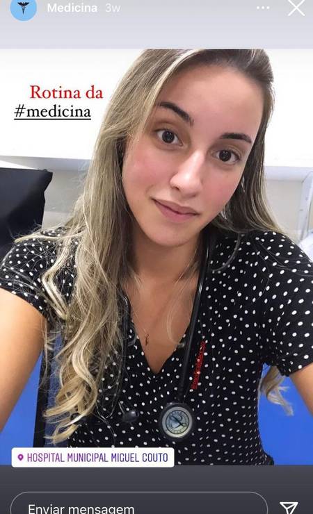 Nathiely da Silva do Nascimento, de 20 anos, apresentava-se como médica especialista em ortopedia e traumatologia Foto: Reprodução