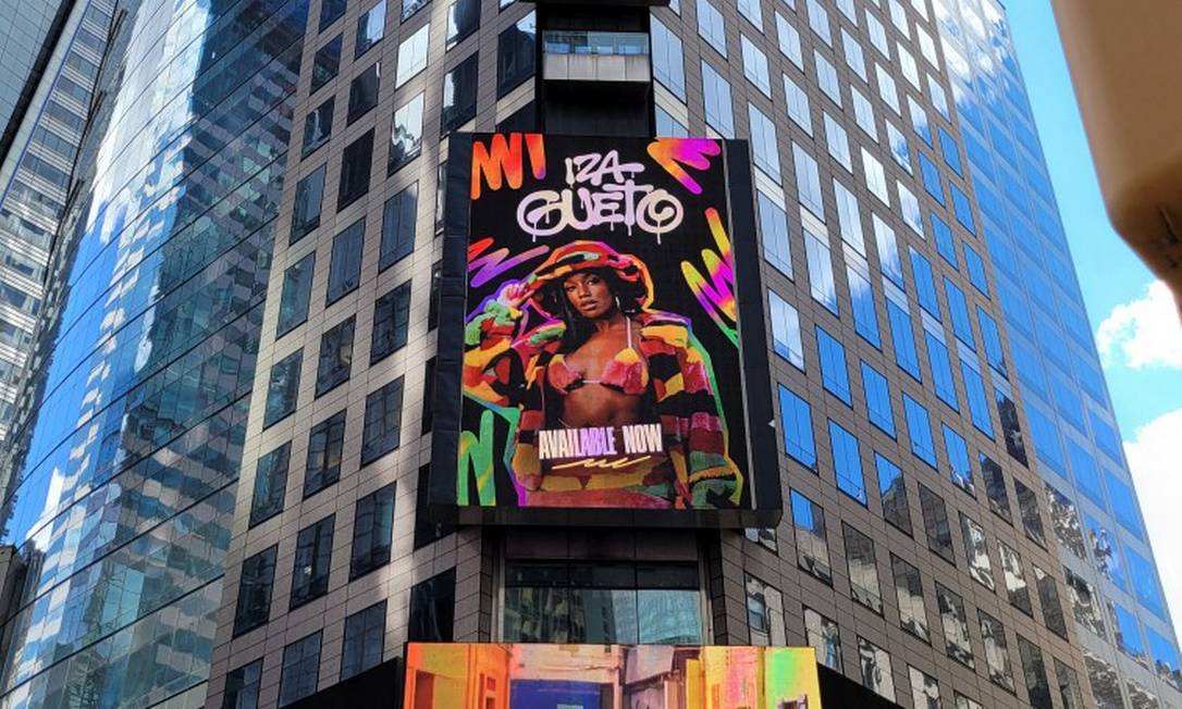 IZA na Times Square para o lançamento de 'Gueto' Foto: Divulgação