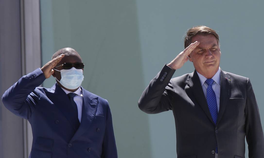 O presidente Jair Bolsonaro recebe o presidente da Guiné-Bissau, Umaro Sissoco Embaló, no Palácio do Planalto Foto: Cristiano Mariz/Agência O Globo