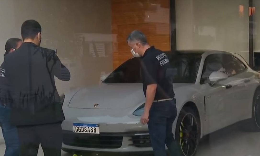 Porsche encontrado na casa de luxo de Glaidson Acácio dos Santos, na Barra da Tijuca Foto: Reprodução