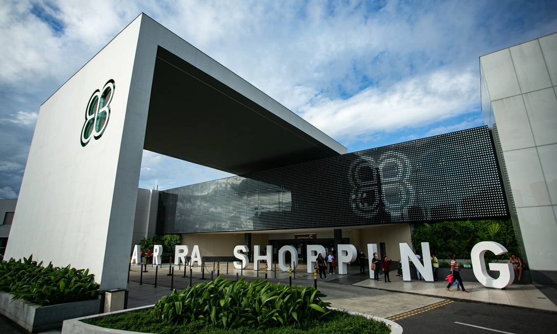 Um dos shoppings invadidos foi o Barra Shopping, na Avenida das Americas Foto: Hermes de Paula/11/11/2020 / Agência O Globo