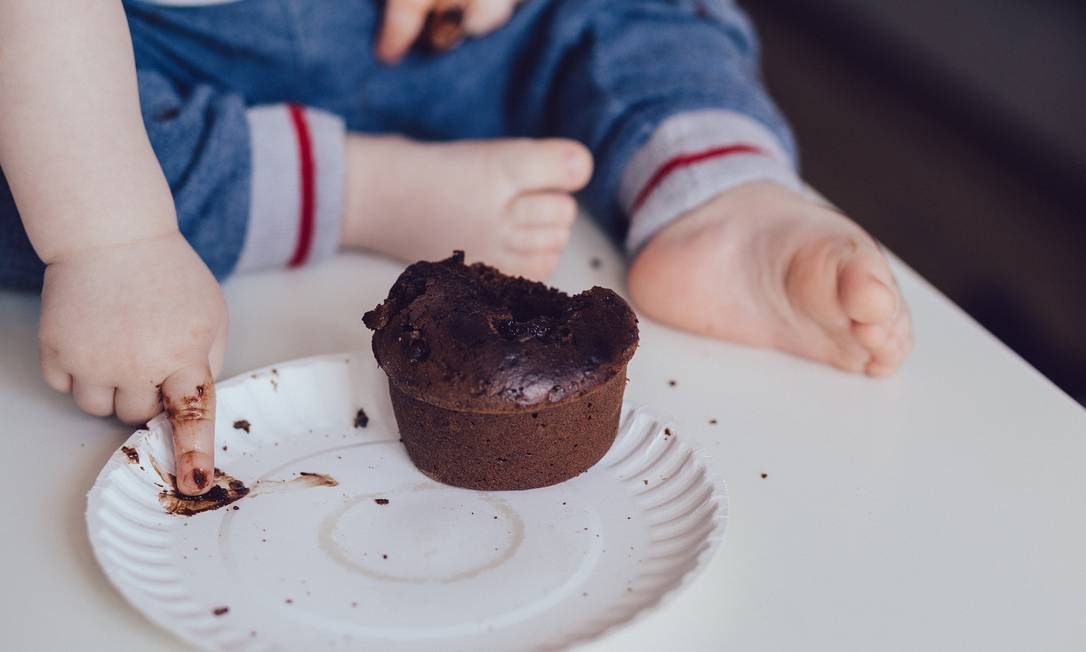 Açúcar só deve ser introduzido na dieta das crianças a partir dos 2 anos e em quantidades baixas. Foto: Pixabay