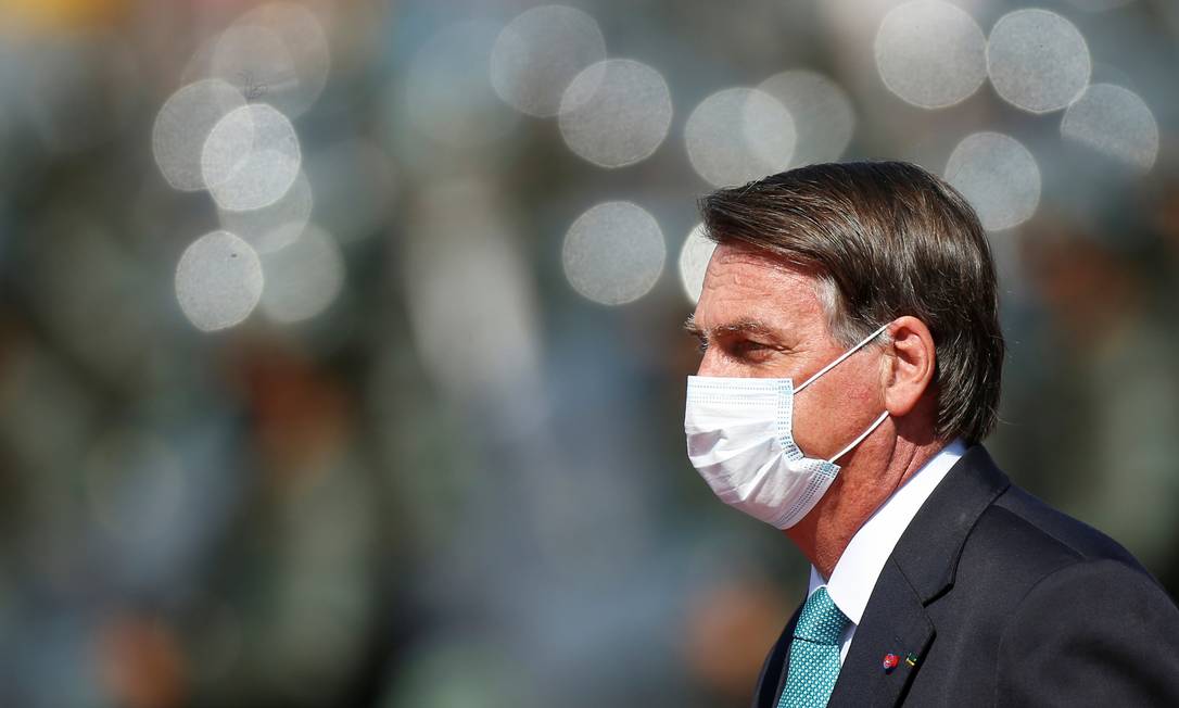 O presidente Jair Bolsonaro participa de cerimônia no Quartel-General do Exército, em Brasília Foto: Adriano Machado/Reuters/25-01-2021