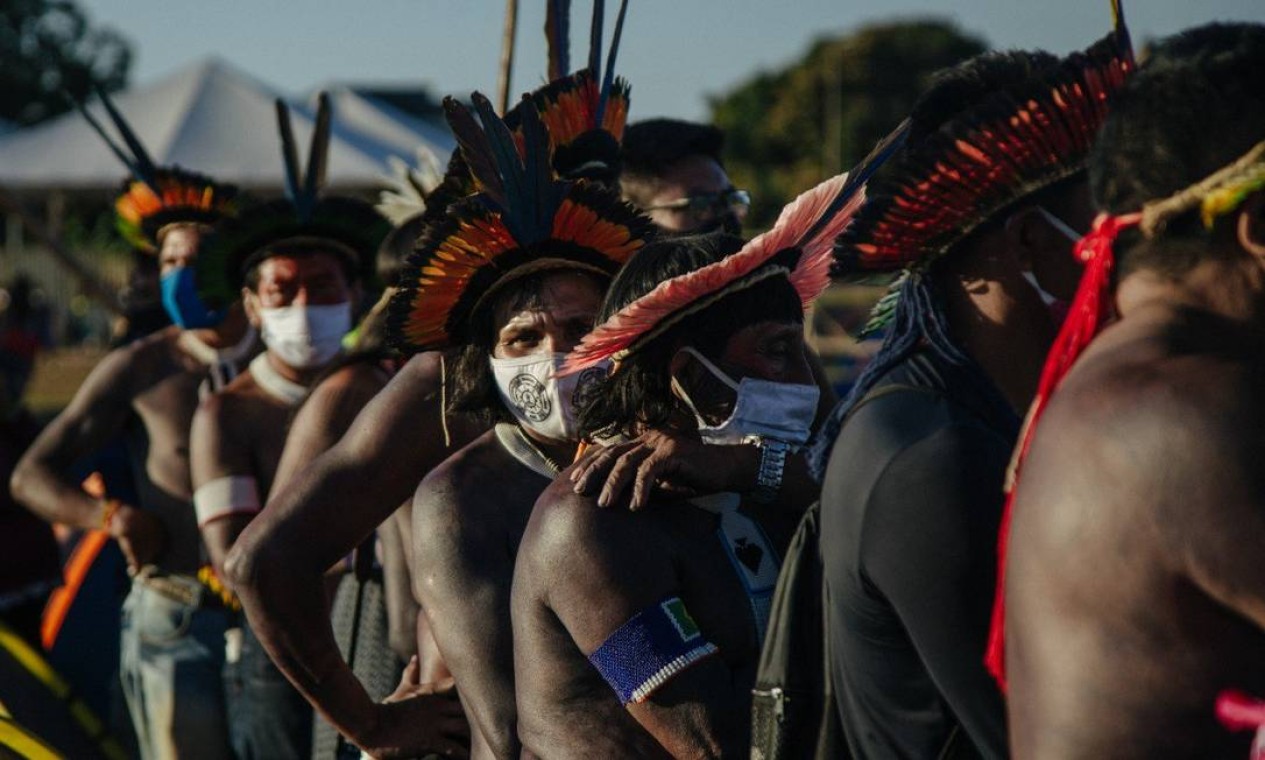 No acampamento acontecem vários debates, apresentação de canto e dança indígenas e exibição de filmes Foto: Tuane Fernandes