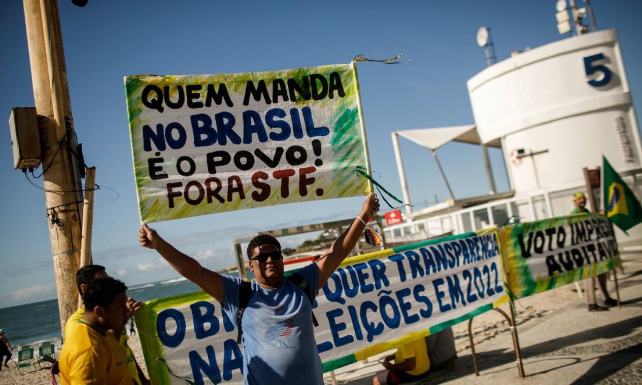 Na foto, manifestante participa de ato pró-Bolsonaro, em Copacabana 01/08/2021 Foto: Brenno Carvalho / Agência O Globo