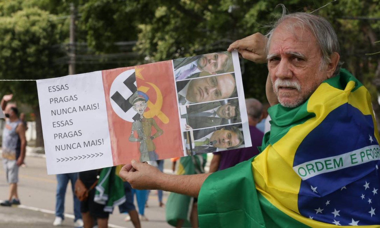 Os ministros do Supremo também costumam ser alvos dos manifestantes Foto: Cléber Júnior / Agência O Globo 9-04-2020