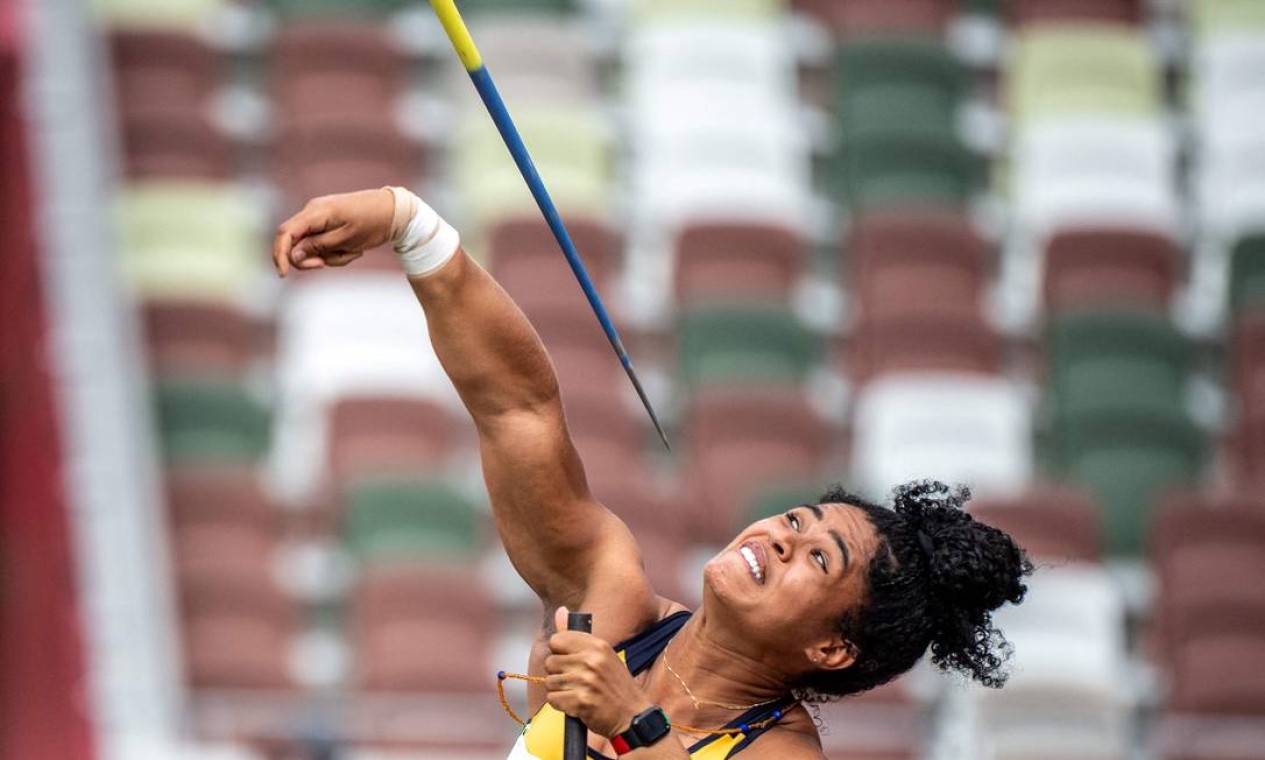A baiana Raissa Rocha Machado levou a prata no lançamento de dardo F56 (para atletas cadeirantes), com a marca de 24m39 Foto: PHILIP FONG / AFP